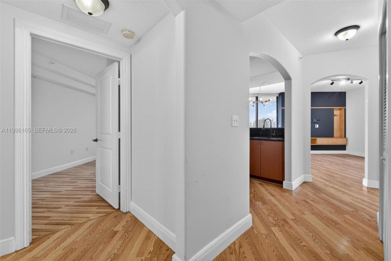 2301 SW 27th Ave, Unit 906, Miami, FL 33145 Photo