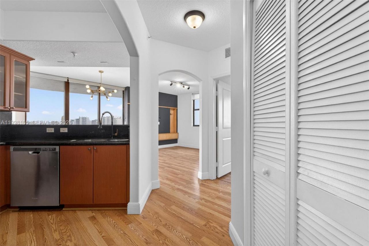 2301 SW 27th Ave, Unit 906, Miami, FL 33145 Photo