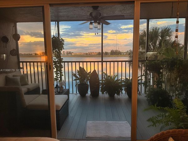 605 Ives Dairy Rd, Unit 205-7, Miami, FL 33179