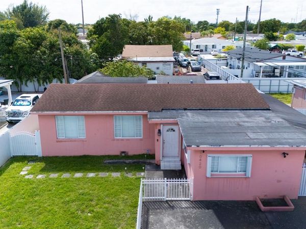 10420 NW 35th Pl, Miami, FL 33147