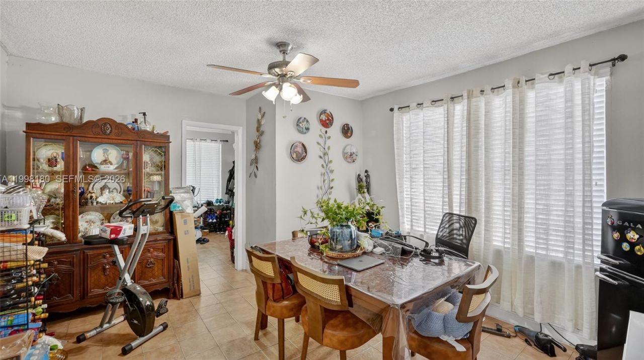 10420 NW 35th Pl, Miami, FL 33147 Photo