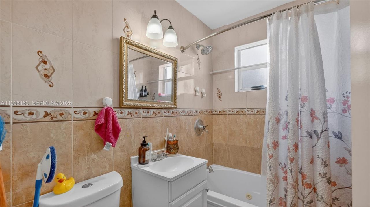 10420 NW 35th Pl, Miami, FL 33147 Photo