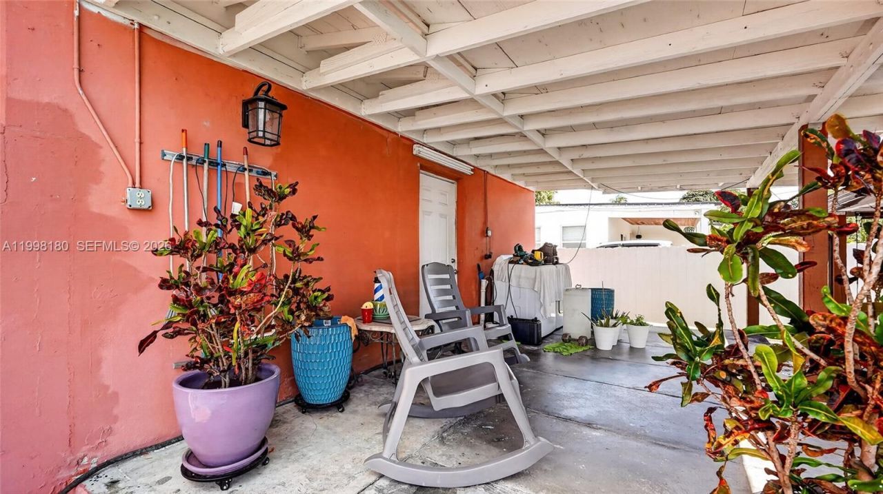 10420 NW 35th Pl, Miami, FL 33147 Photo