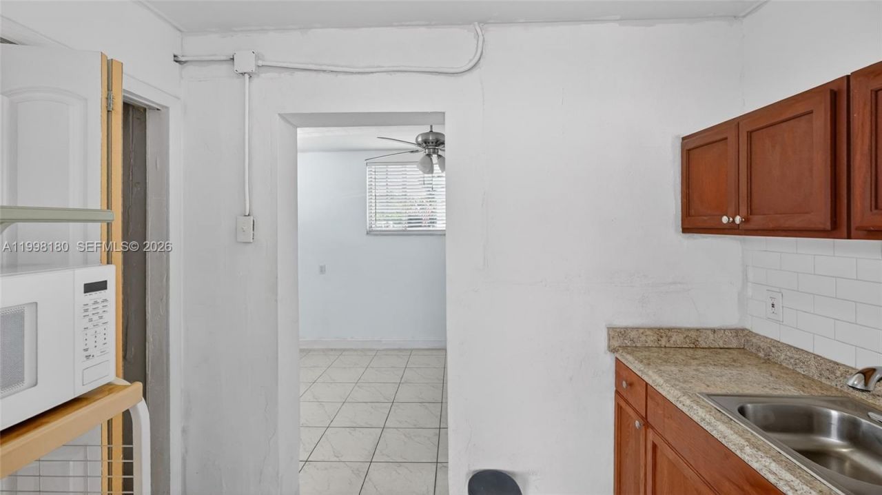 10420 NW 35th Pl, Miami, FL 33147 Photo