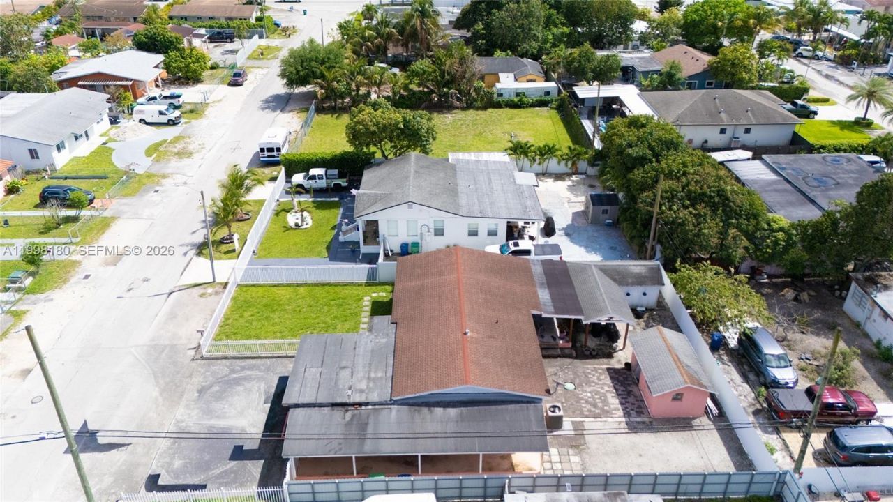 10420 NW 35th Pl, Miami, FL 33147 Photo
