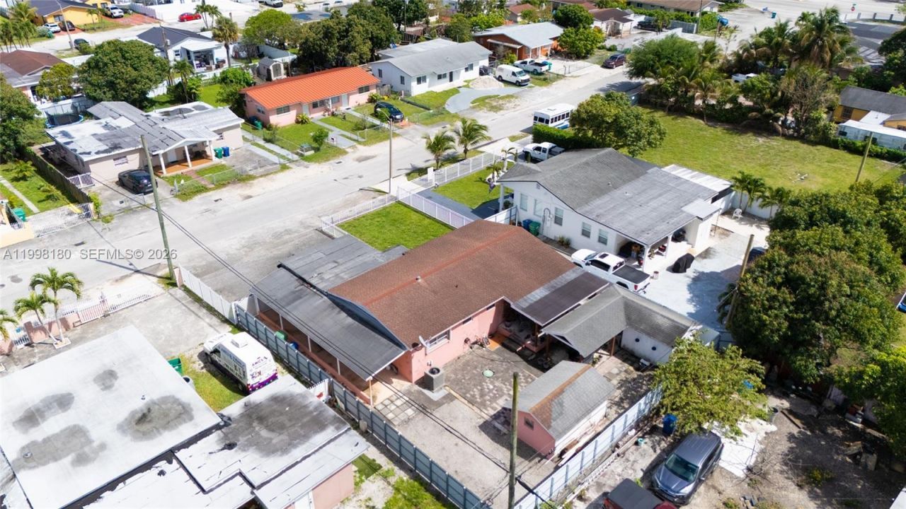 10420 NW 35th Pl, Miami, FL 33147 Photo
