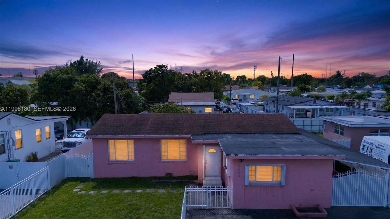 10420 NW 35th Pl, Miami, FL 33147 Photo