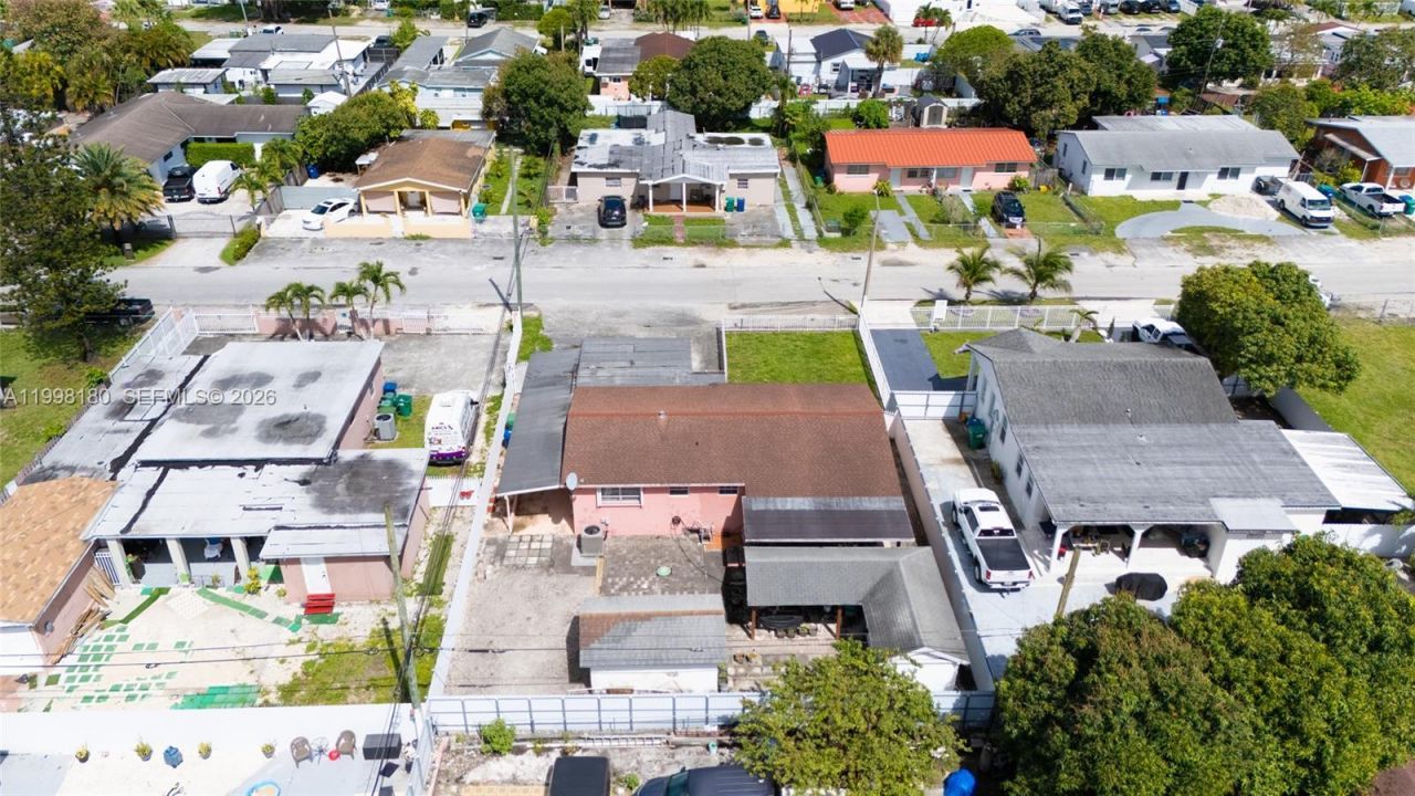 10420 NW 35th Pl, Miami, FL 33147 Photo