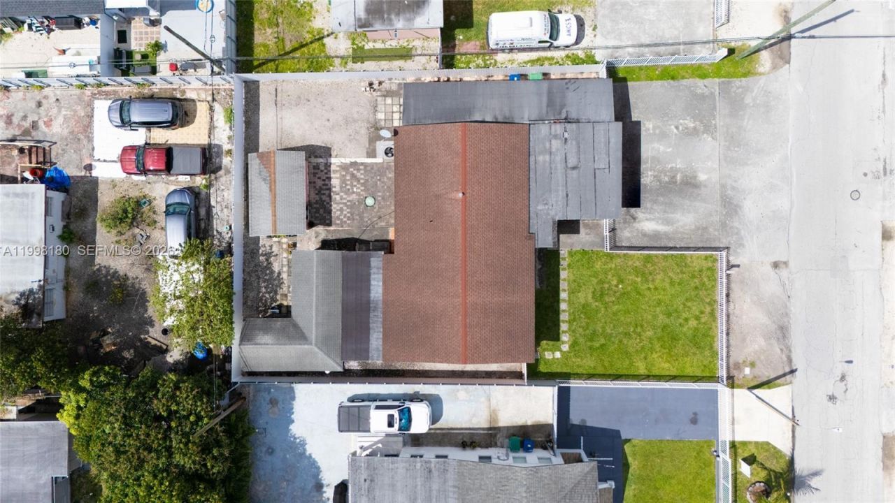 10420 NW 35th Pl, Miami, FL 33147 Photo