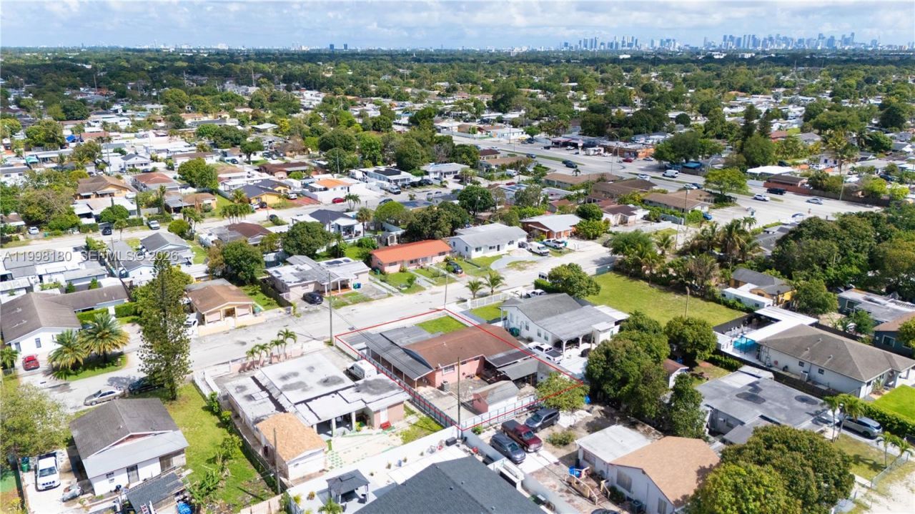 10420 NW 35th Pl, Miami, FL 33147 Photo