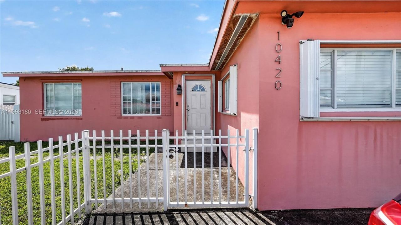10420 NW 35th Pl, Miami, FL 33147 Photo