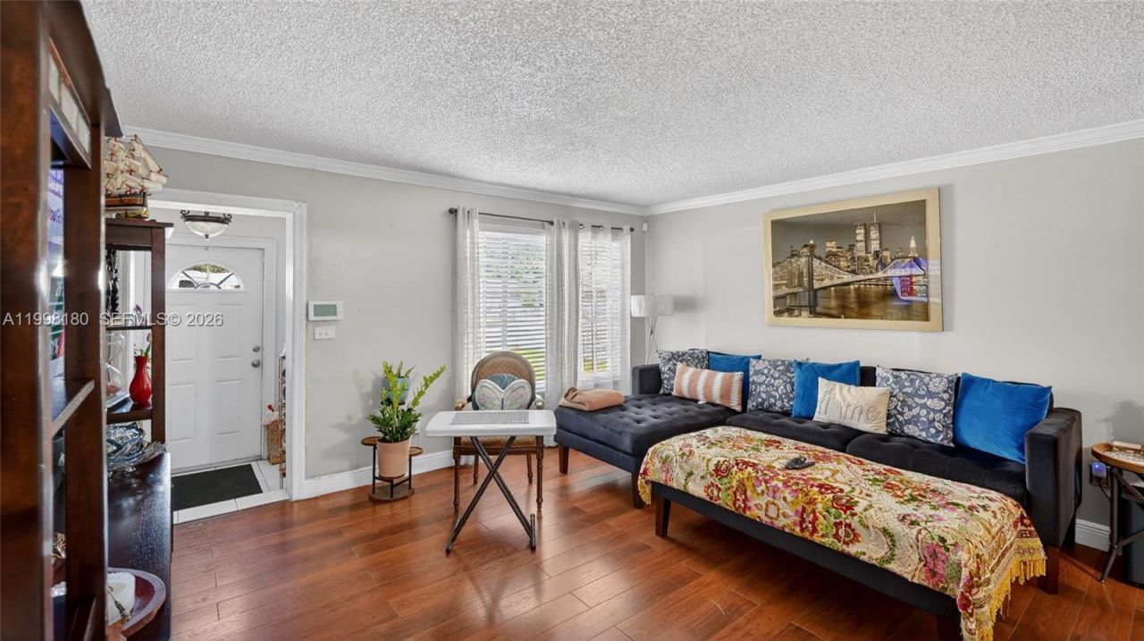 10420 NW 35th Pl, Miami, FL 33147 Photo