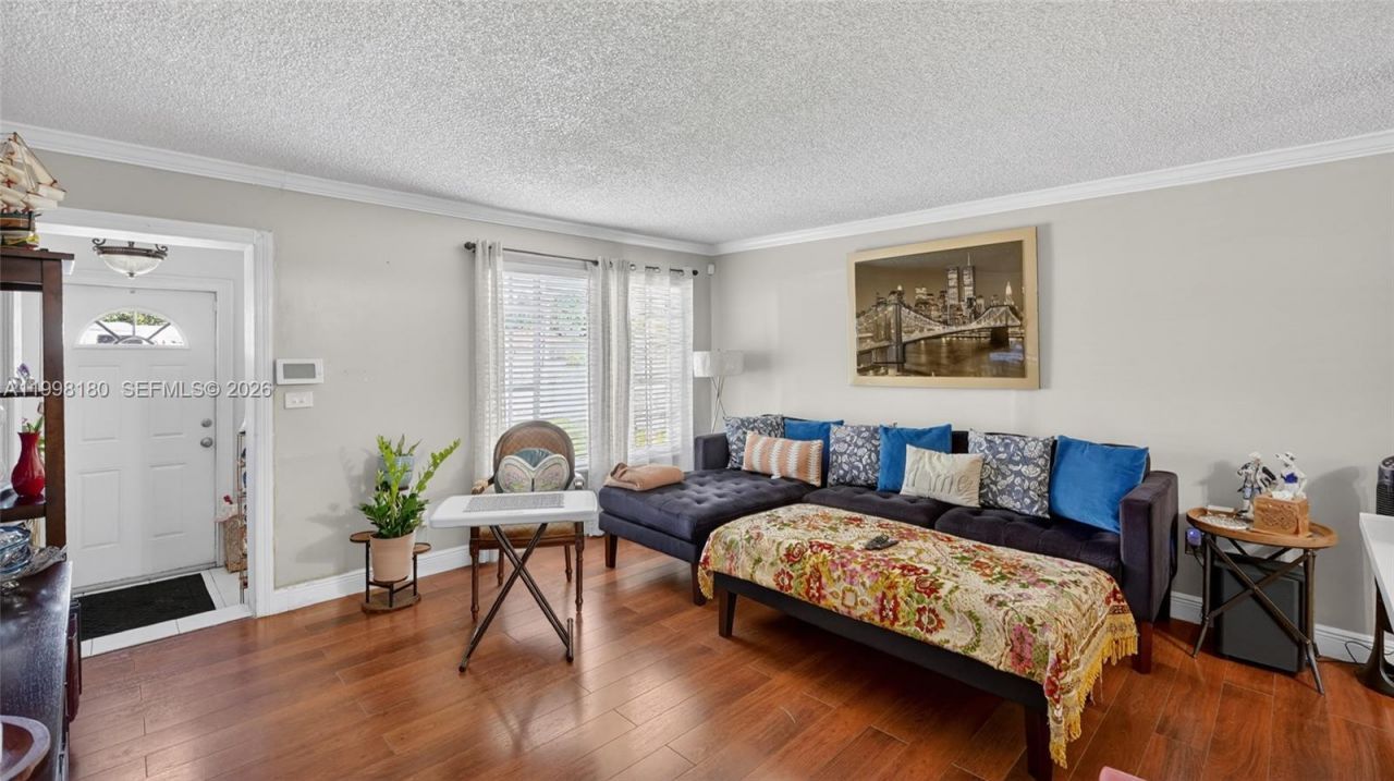 10420 NW 35th Pl, Miami, FL 33147 Photo