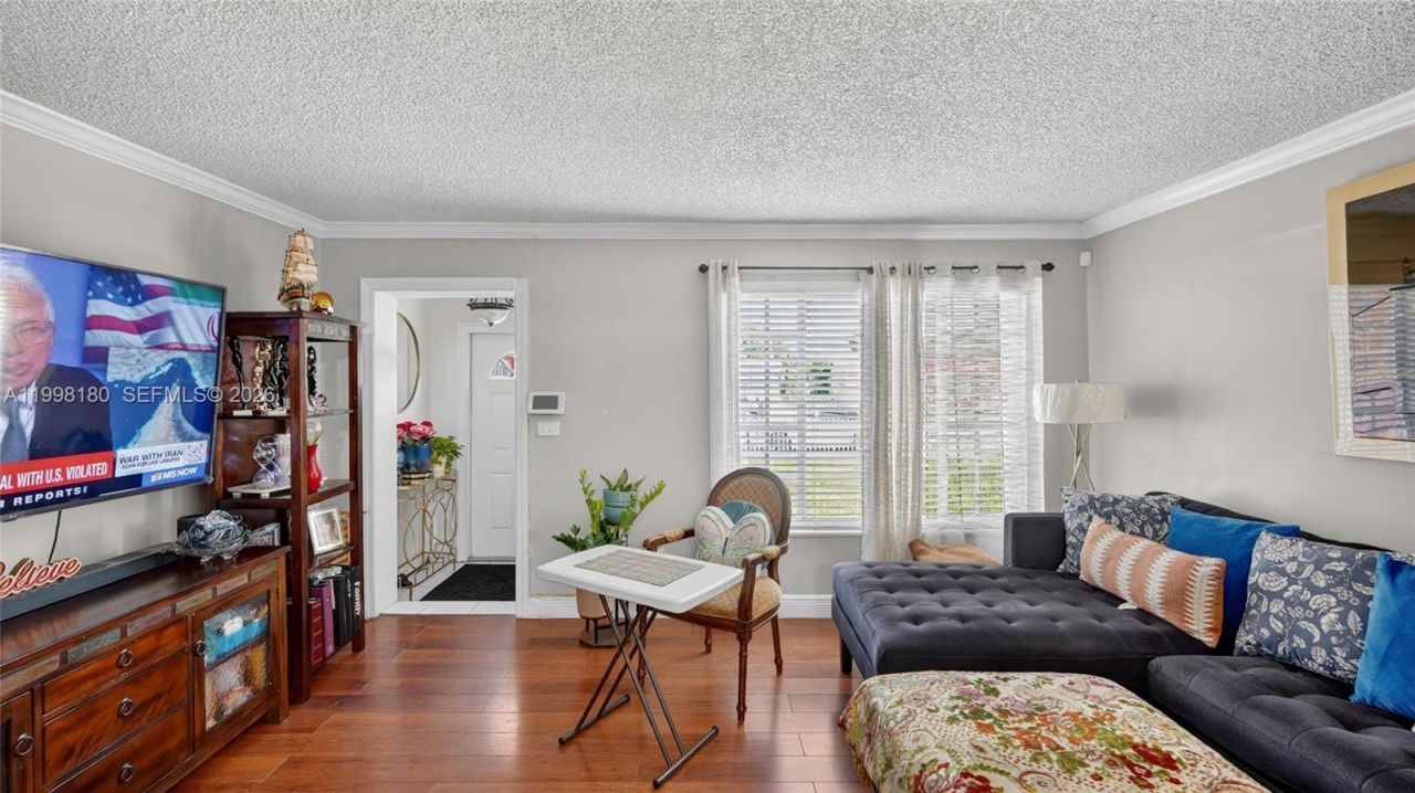 10420 NW 35th Pl, Miami, FL 33147 Photo