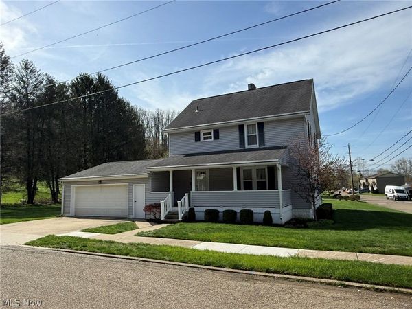 602 Crider Avenue NE, New Philadelphia, OH 44663