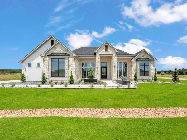 200 Saddle Springs DR, Georgetown, TX 78633