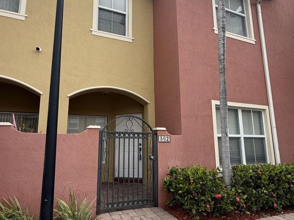 2851 Prospect Road, Unit U, Fort Lauderdale, FL 33309