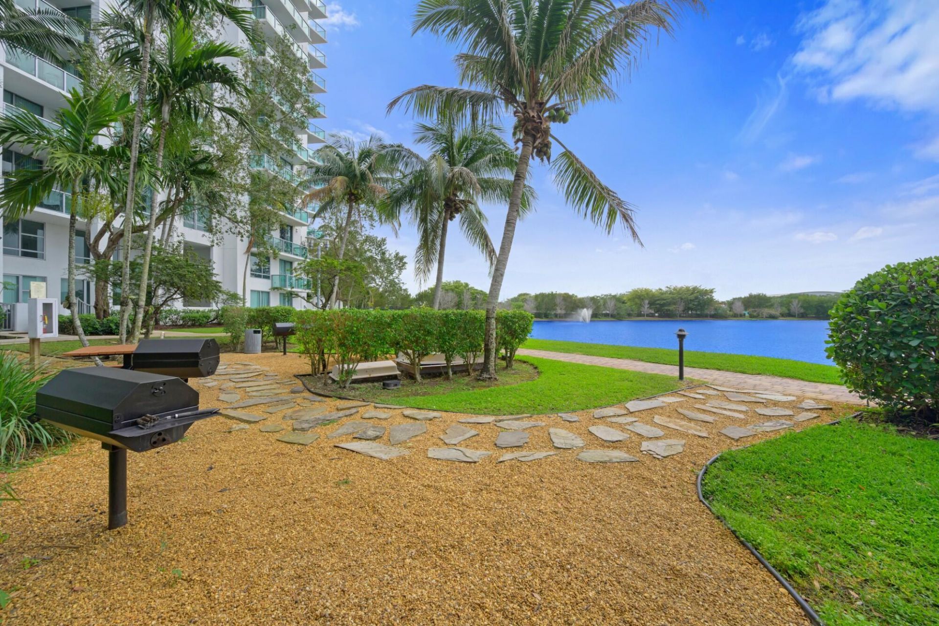 2641 N Flamingo Road, Unit 2108n, Sunrise, FL 33323 Photo