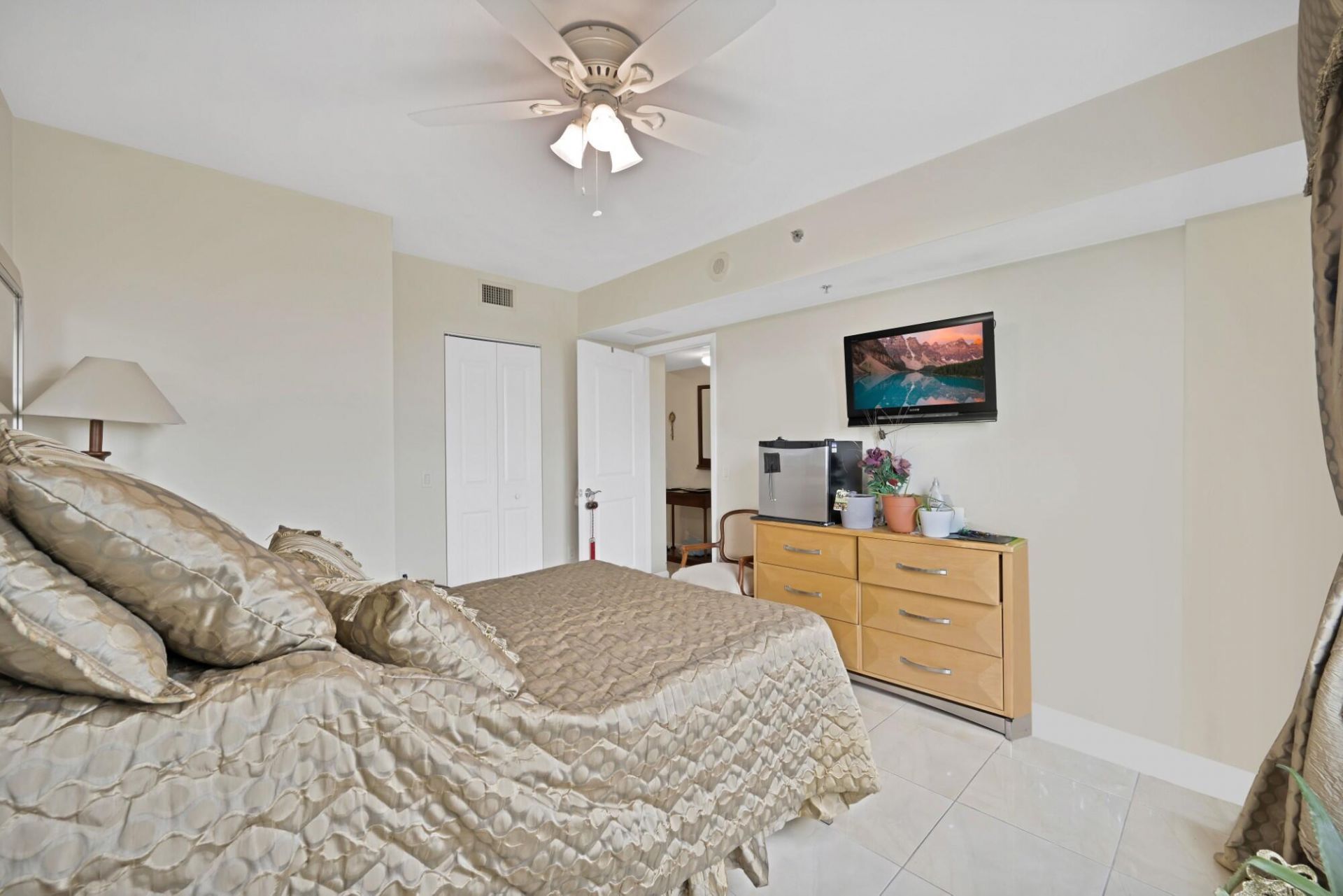 2641 N Flamingo Road, Unit 2108n, Sunrise, FL 33323 Photo