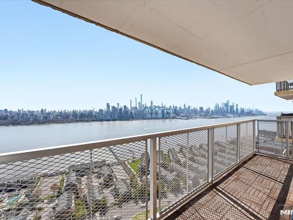 6600 Boulevard East 22N, Unit 22N, WEST NEW YORK, NJ 07093