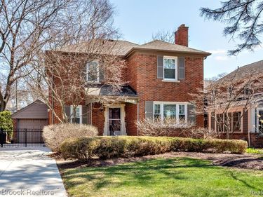 26614 Humber Street, Huntington Woods, MI 48070