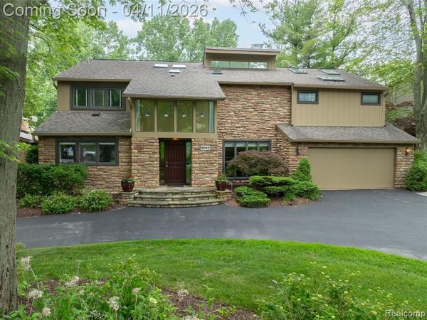 4683 Maura Lane, West Bloomfield Twp, MI 48323