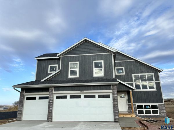 2800 S Copper Creek Ave, Sioux Falls, SD 57110