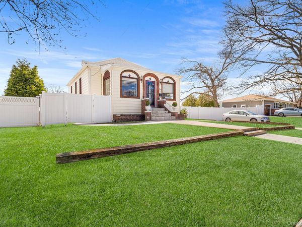 1517 10th Street, West Babylon, NY 11704