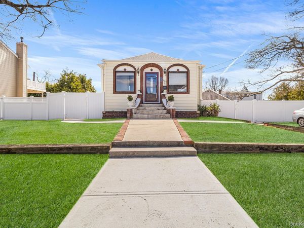 1517 10th Street , West Babylon, NY 11704