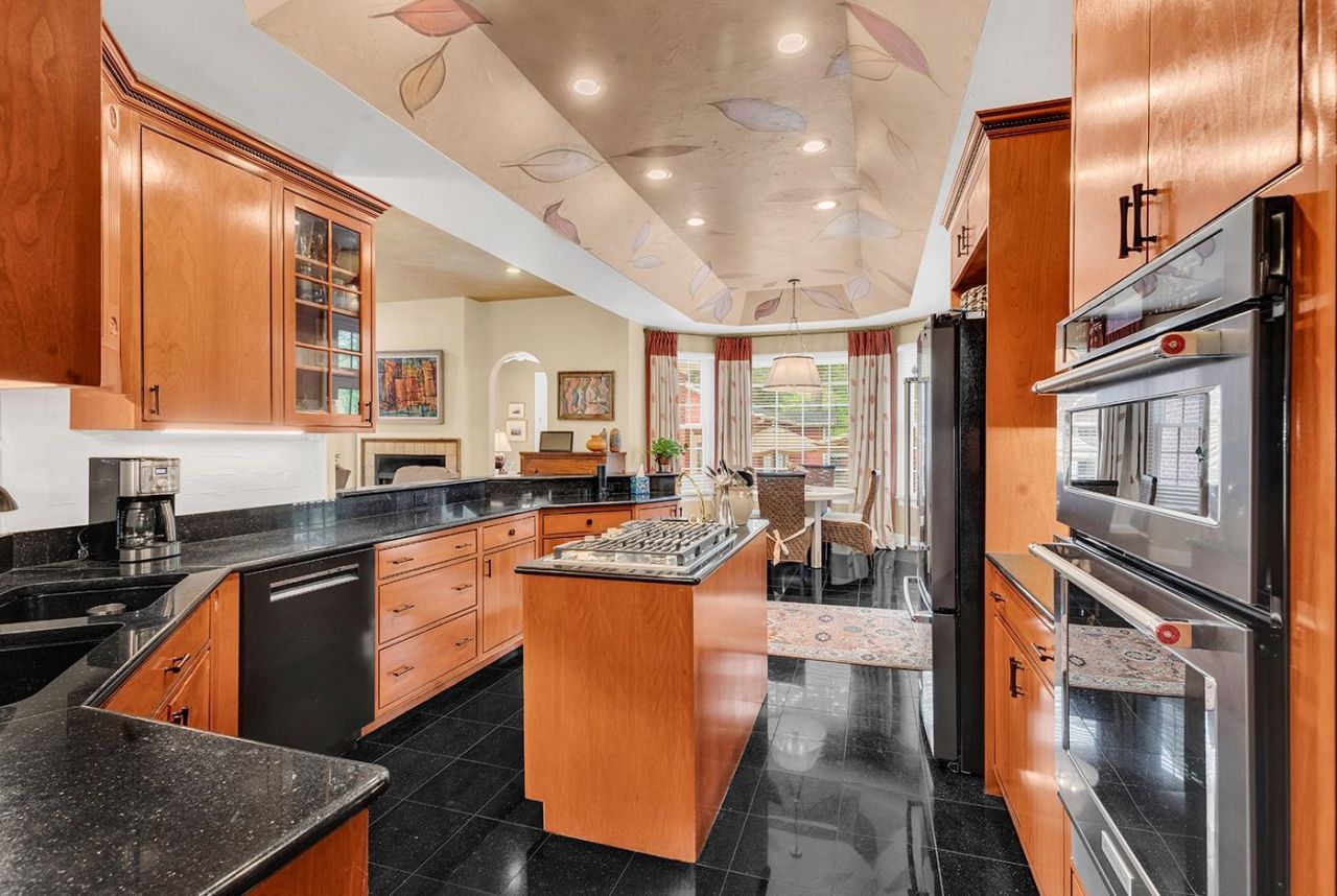 163 Angel Oak Dr. Photo 10