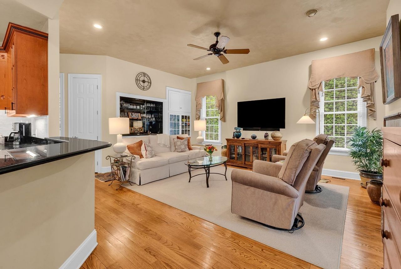 163 Angel Oak Dr. Photo 12