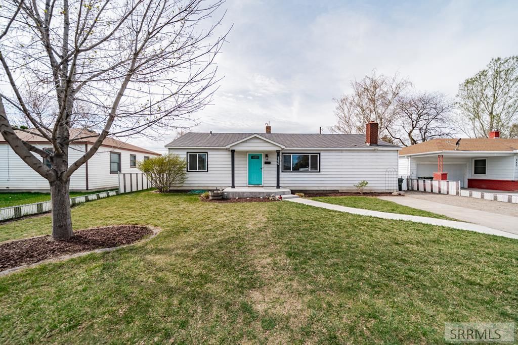 300 Clifford Street, Blackfoot, ID 83221 Main Photo