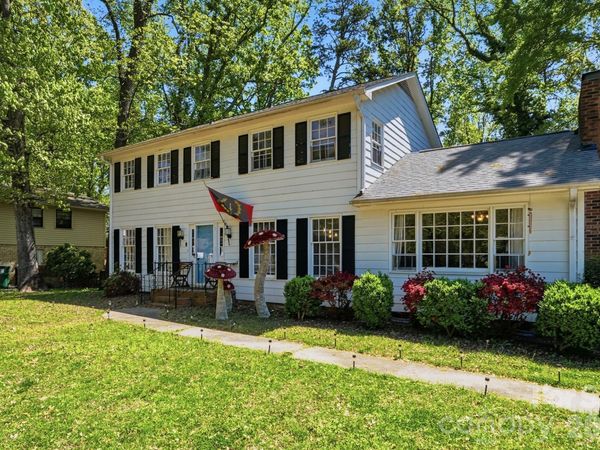 1135 Mclaughlin Drive, Charlotte, NC 28212