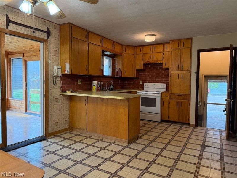 10222 Bundysburg Road, Middlefield, OH 44062 Photo 5