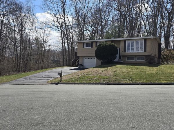 34 Country Club, Ledyard, CT 06339