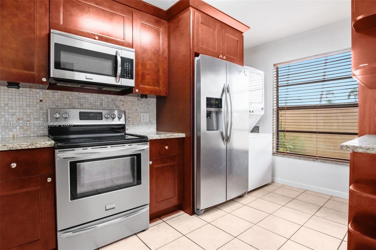 1360 NW 97th Ter, Unit 272, Pembroke Pines, FL 33024 Photo