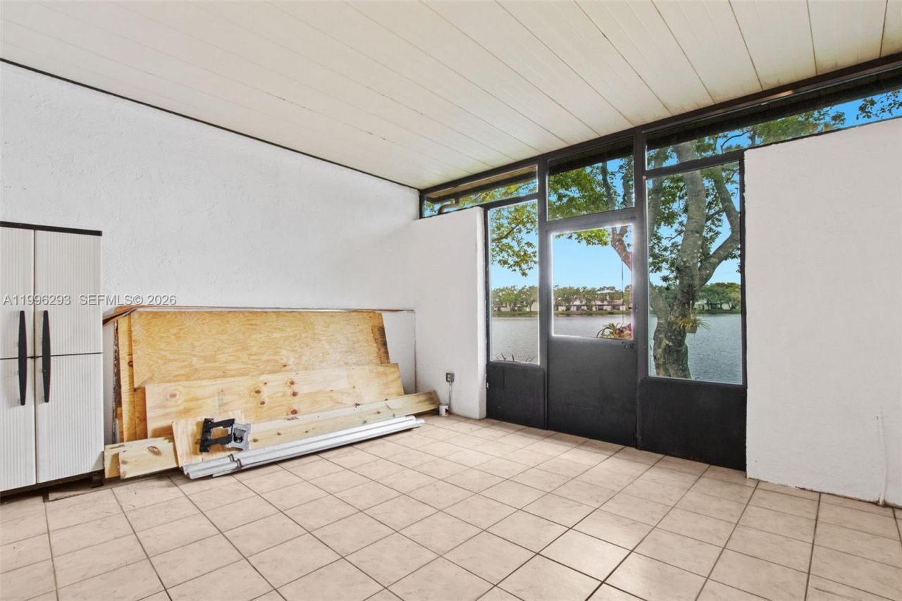 1360 NW 97th Ter, Unit 272, Pembroke Pines, FL 33024 Photo