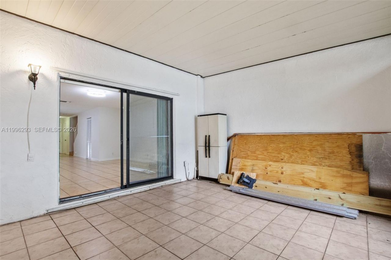 1360 NW 97th Ter, Unit 272, Pembroke Pines, FL 33024 Photo