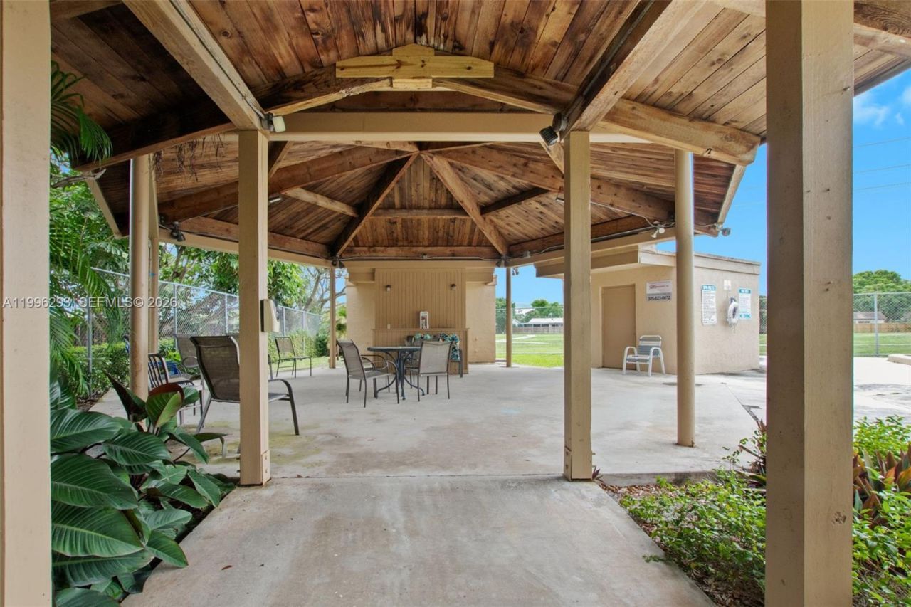 1360 NW 97th Ter, Unit 272, Pembroke Pines, FL 33024 Photo