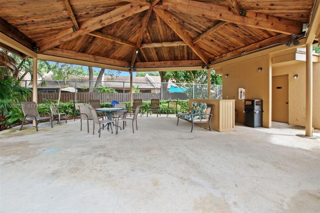 1360 NW 97th Ter, Unit 272, Pembroke Pines, FL 33024 Photo