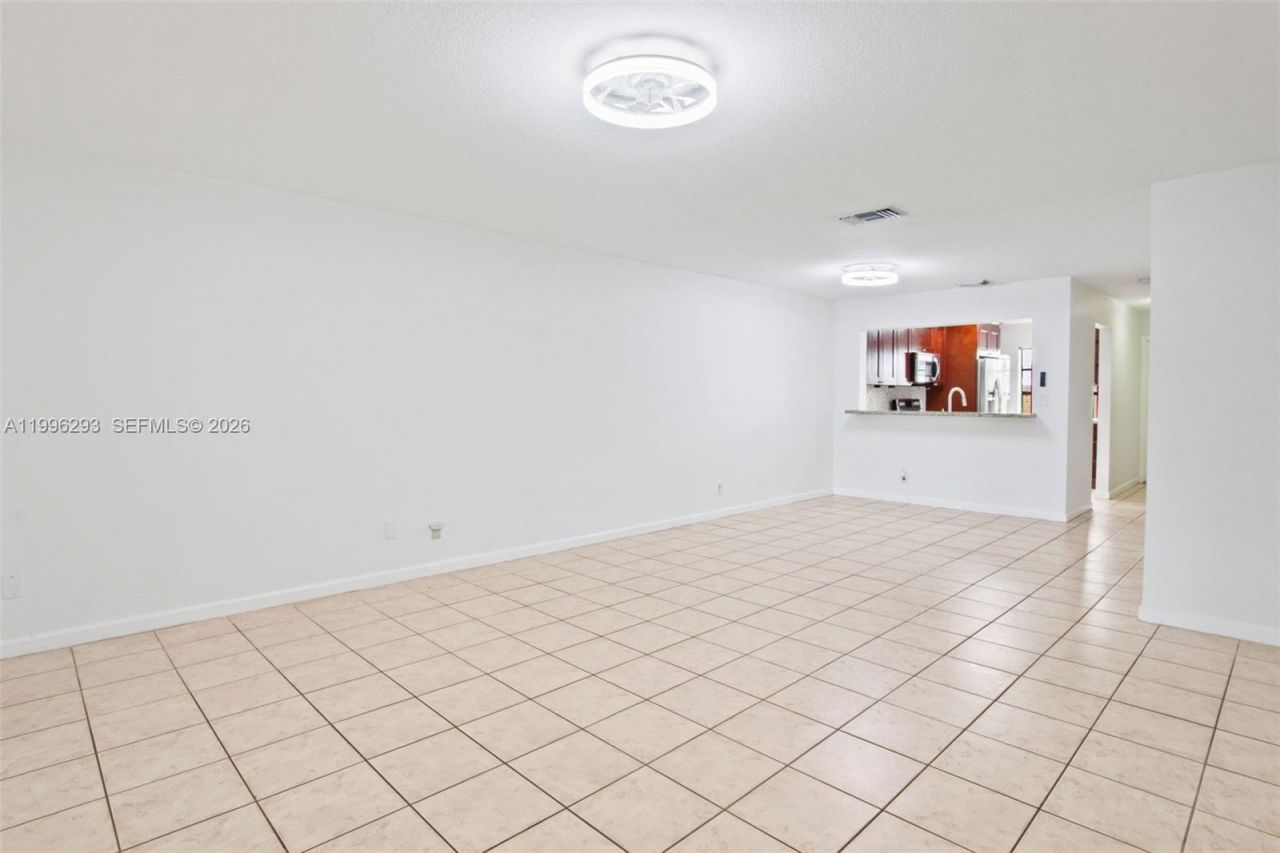 1360 NW 97th Ter, Unit 272, Pembroke Pines, FL 33024 Photo