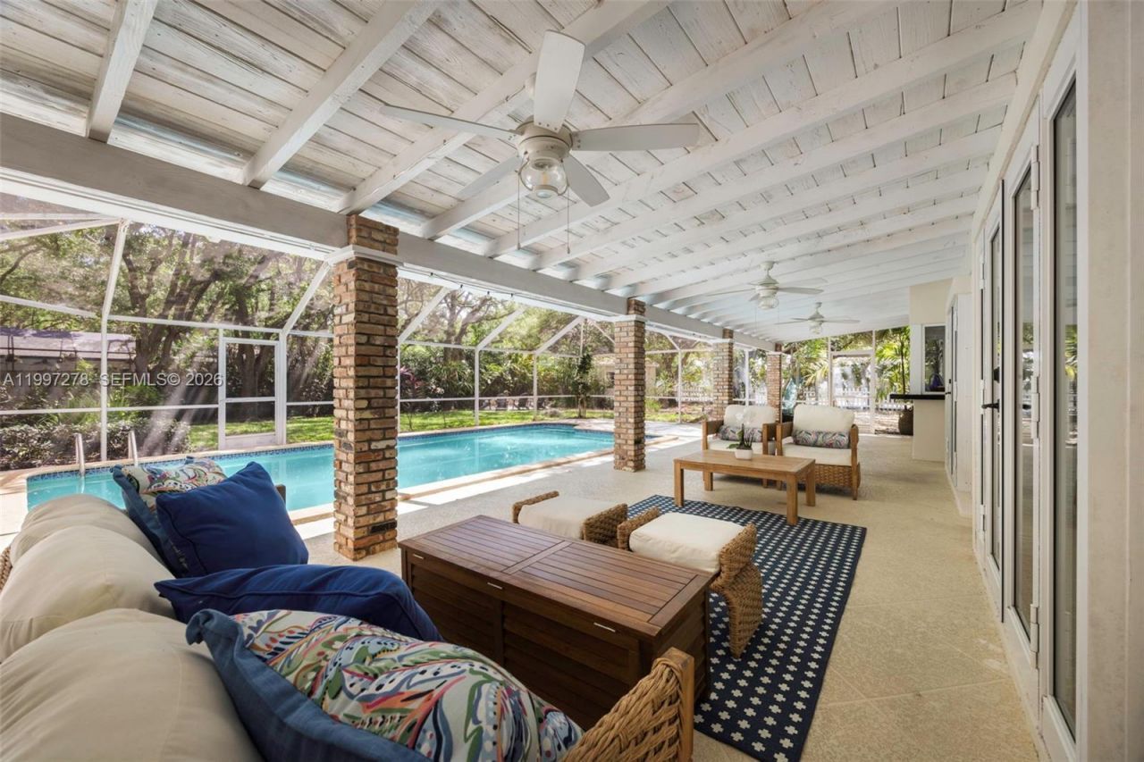 16167 SW 74th Pl, Palmetto Bay, FL 33157 Photo