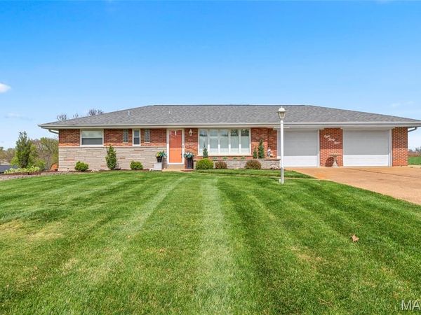 839 Meadow Acres Lane , Mehlville, MO 63125