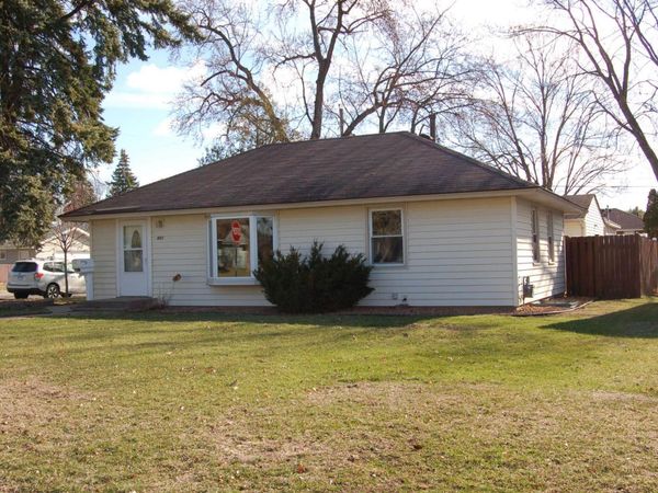 601 5th Avenue S, Hopkins, MN 55343