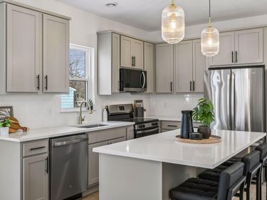 2414 Como Avenue SE, Minneapolis, MN 55414