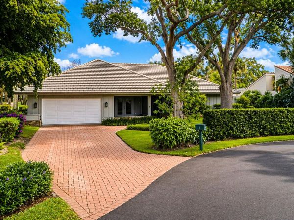 1 Balfour Road E, Palm Beach Gardens, FL 33418