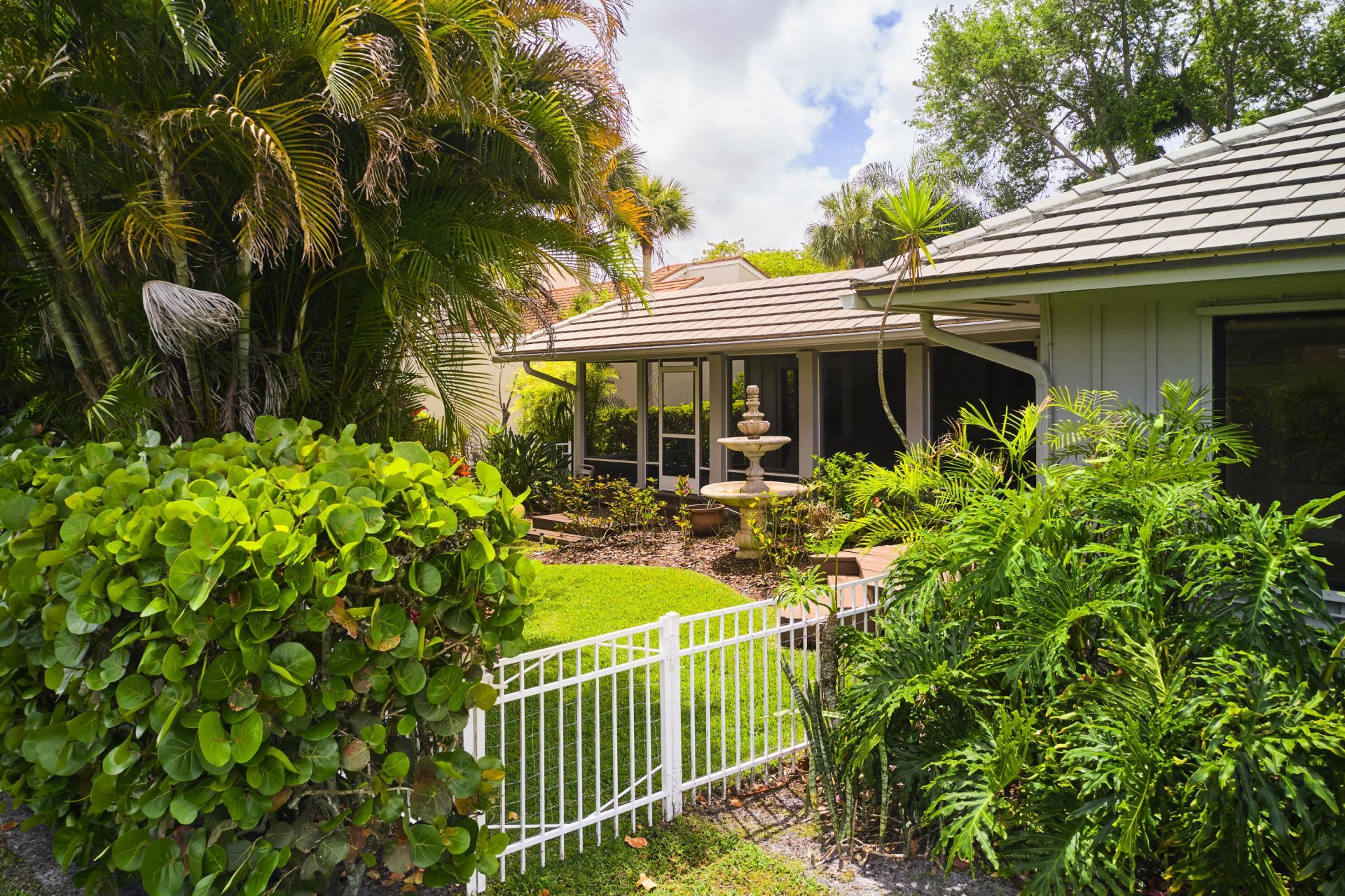 1 E Balfour Rd Road E, Palm Beach Gardens, FL 33418 Photo