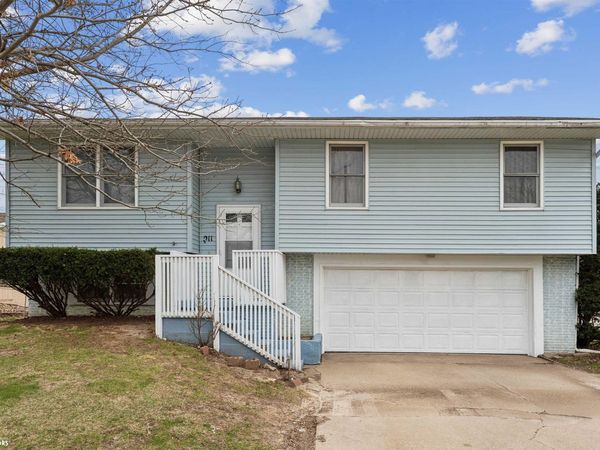 211 E Southridge Road, Marshalltown, IA 50158