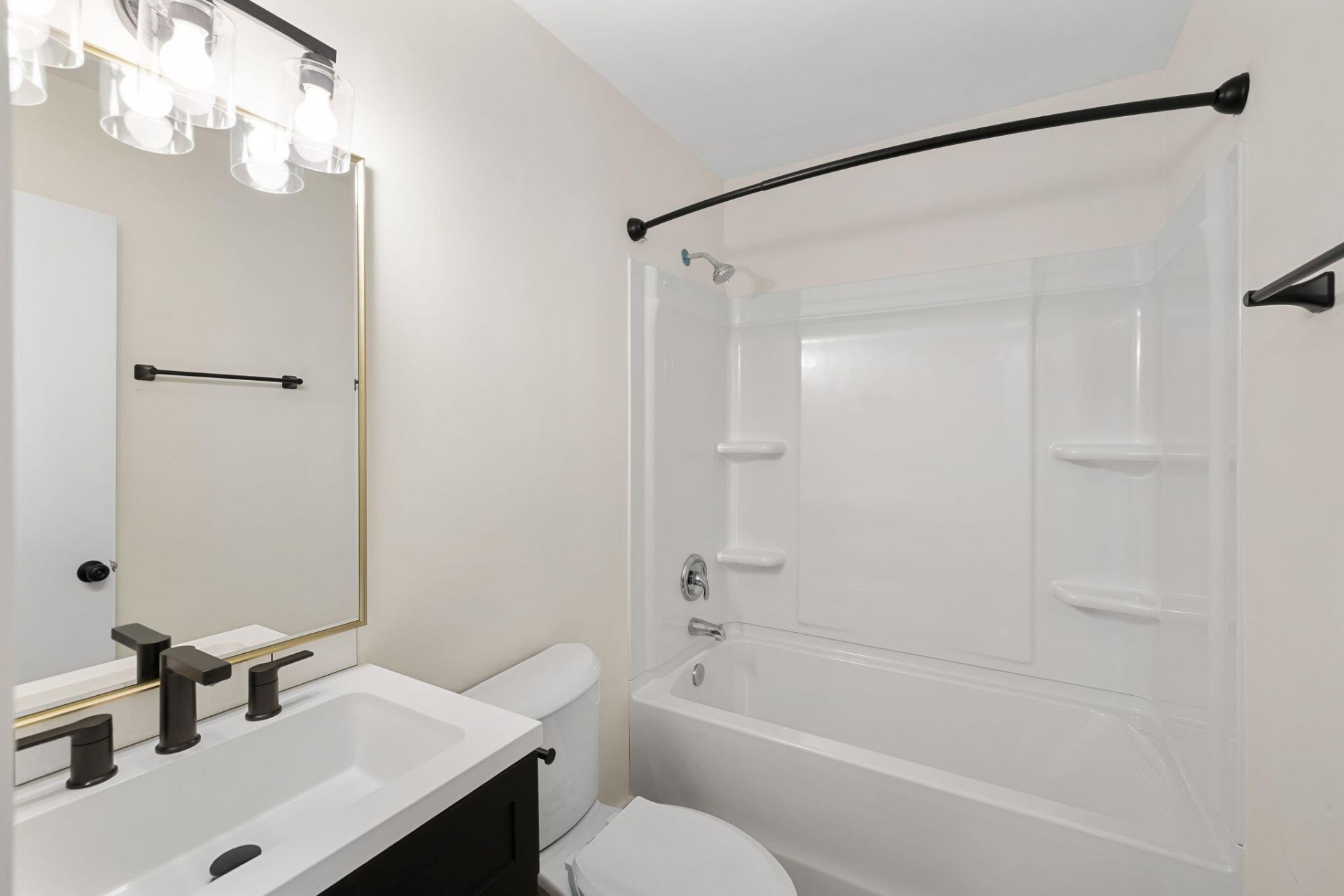 270 Fleming Road Photo 10