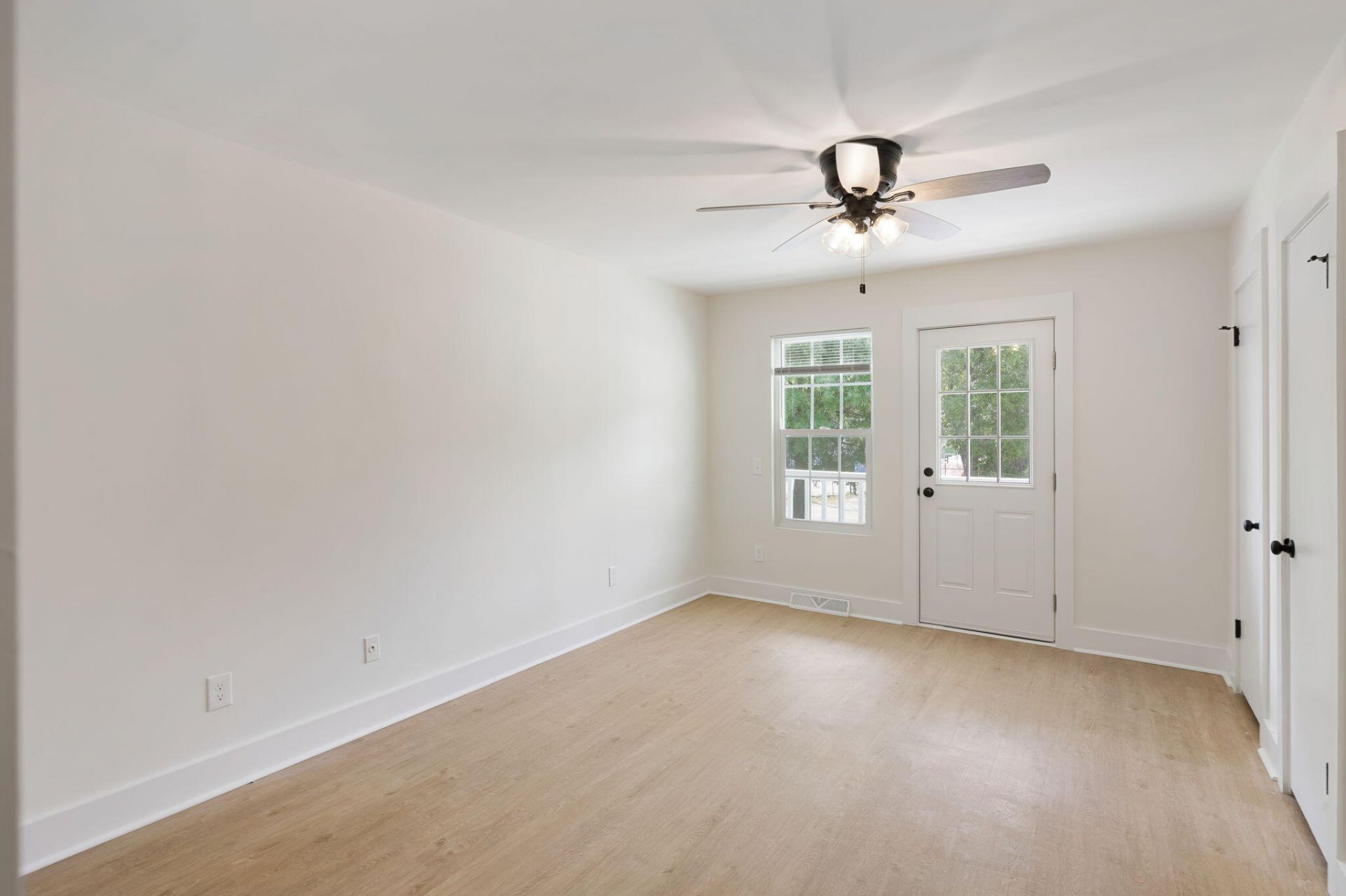 270 Fleming Road Photo 7